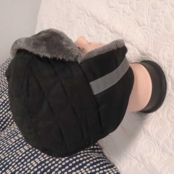 Swiss Tech Warm Quilted Trapper Hat - Picture 5 of 10